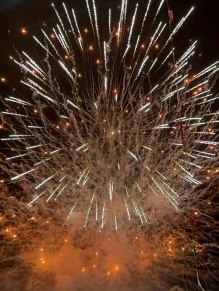 Fuegos artificiales sincronizados